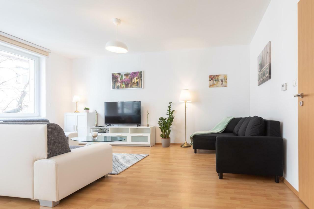 Spacious Apartment In The Old Town Of 브라티슬라바 외부 사진